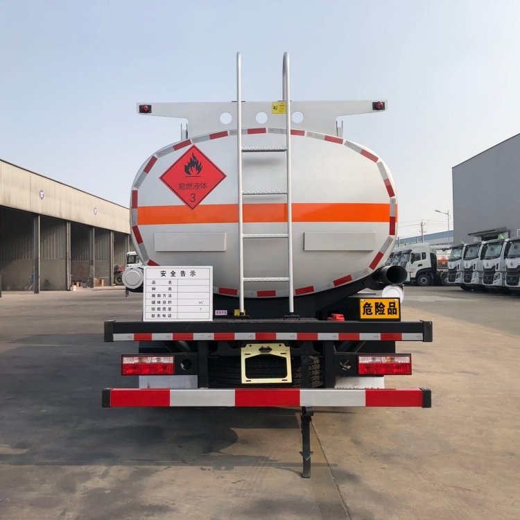 东风D9油车10吨