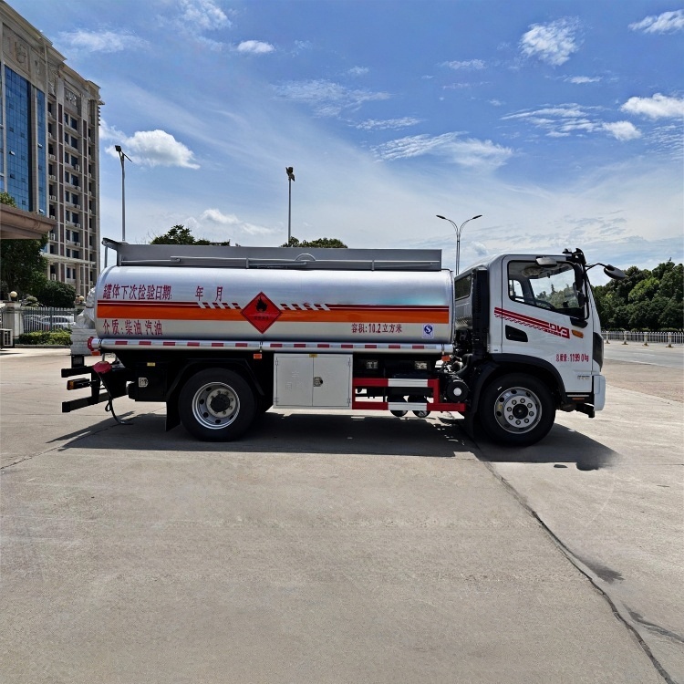 东风DV3油车8吨
