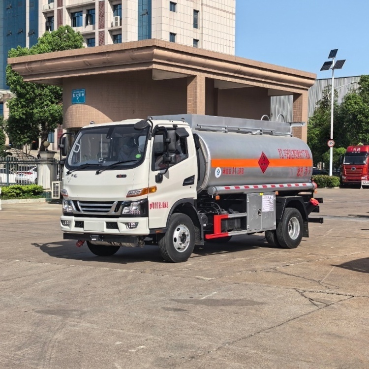江淮5吨油车