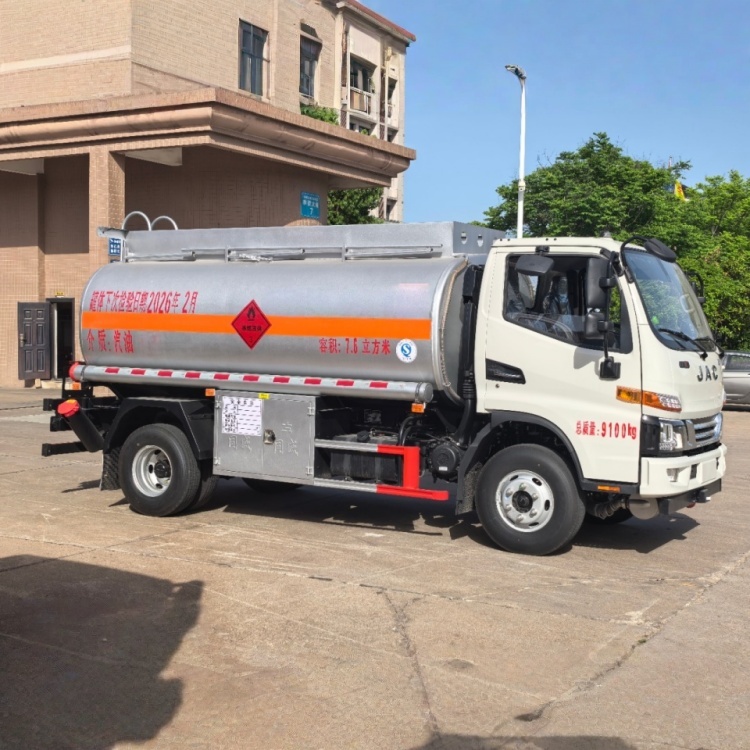 江淮5吨油车