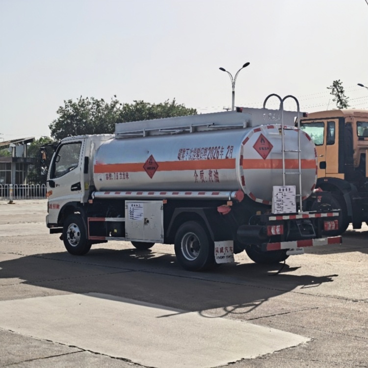 江淮5吨油车
