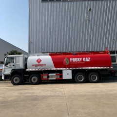 出口重汽前四后八