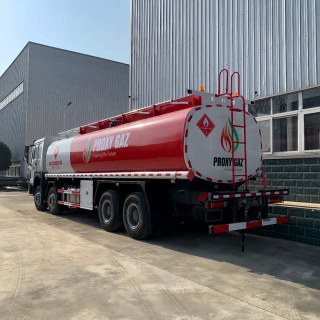 出口重汽前四后八