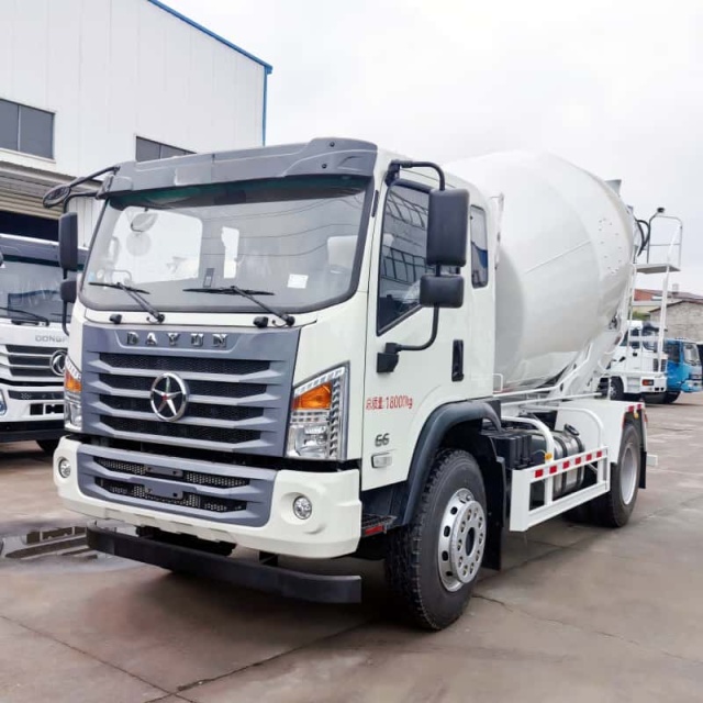 Dayun 4x2 Concrete Mixer Truck 200HP 7.5m³ Concrete Mixer Truck High Efficiency Low Fuel Consumption