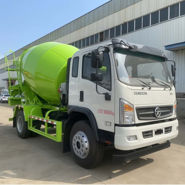 China Dayun 7.5 cubic meter cement mixer truck, Fast 8-speed engineering concrete mixer truck