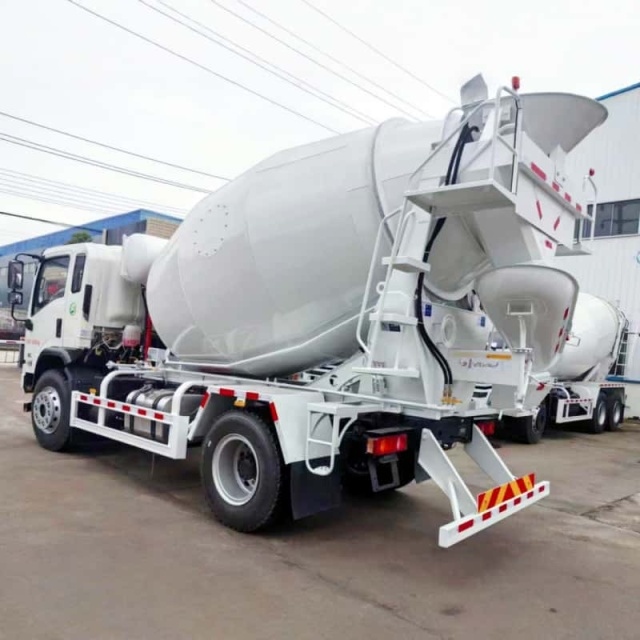 Dayun 4x2 Concrete Mixer Truck 200HP 7.5m³ Concrete Mixer Truck High Efficiency Low Fuel Consumption