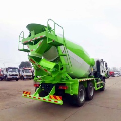 Dayun 8-wheel 8-cubic concrete mixer truck Yuchai 230 horsepower engineering concrete tank truck