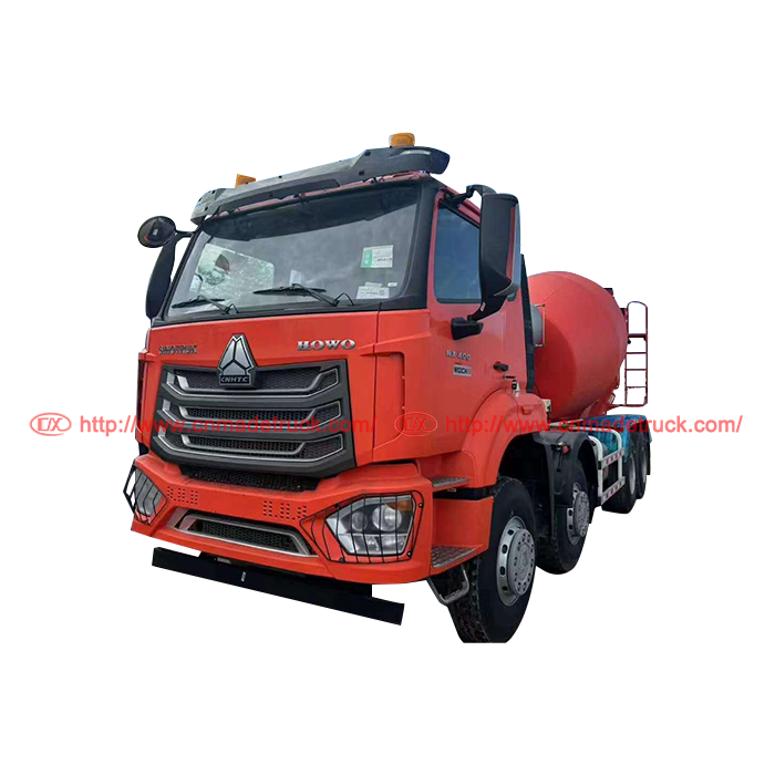 Sinotruk HOWO 4-axle mixer truck