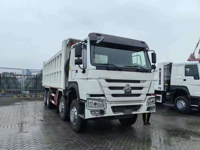 Sinotruk HOWO 4-axle Dump Truck - Commercial Dump Truck