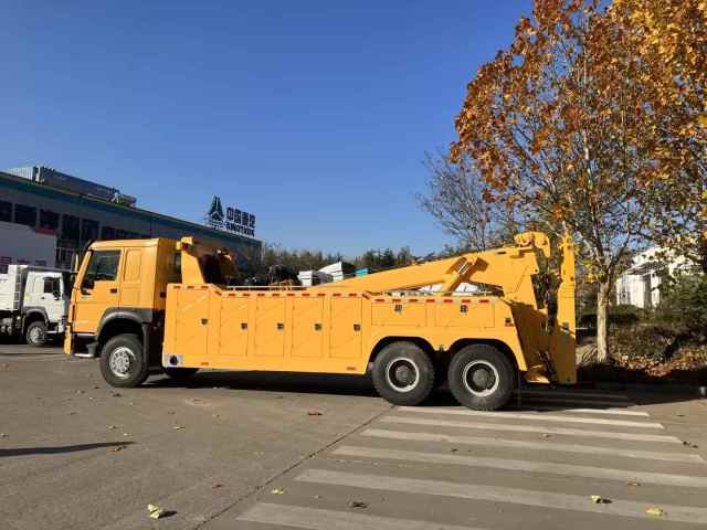 重汽豪沃重载救援车