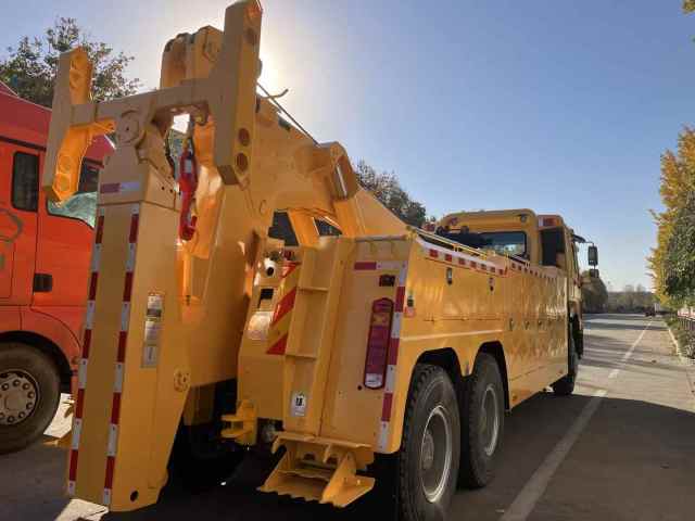 重汽豪沃重载救援车