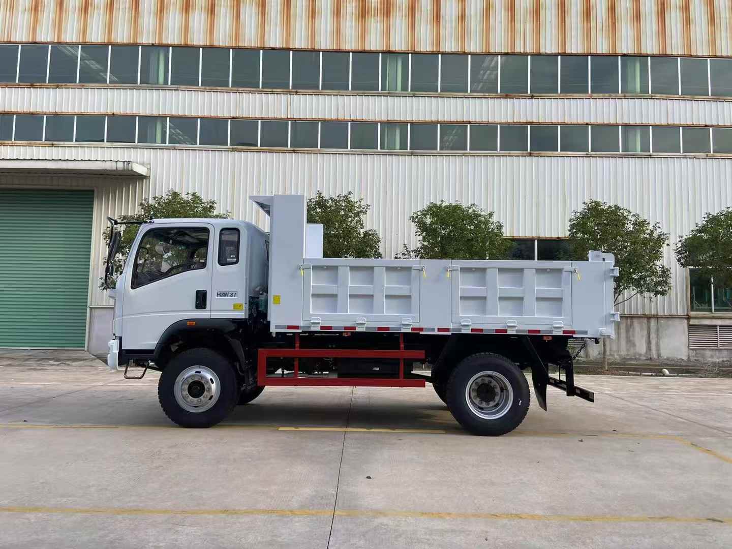 Sinotruk HOWO Single-Bridge Dump Truck - Commercial Dump Truck