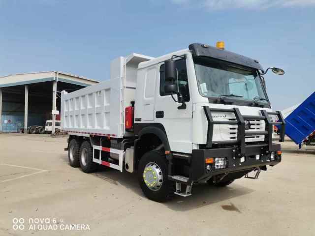 Sinotruk HOWO Three-Axle Dump Truck - Commercial Dump Truck