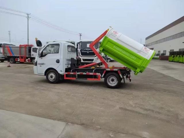 Dongfeng Tuyi hook arm garbage transfer truck