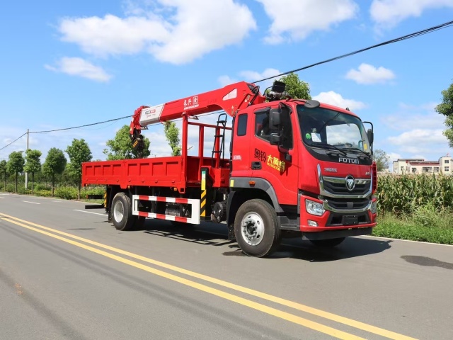 福田8吨直臂随车吊