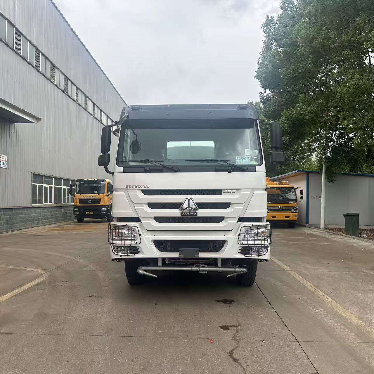 Sinotruk HOWO 20000L water sprinkler
