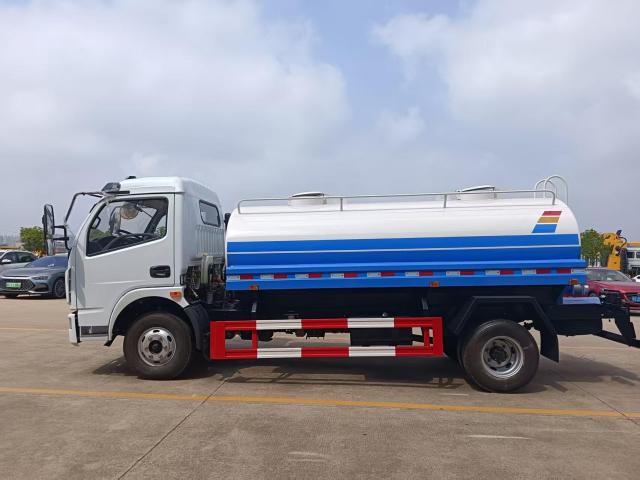 出口俄罗斯水罐车