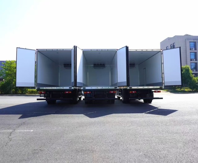 出口欧洲陕汽冷藏车