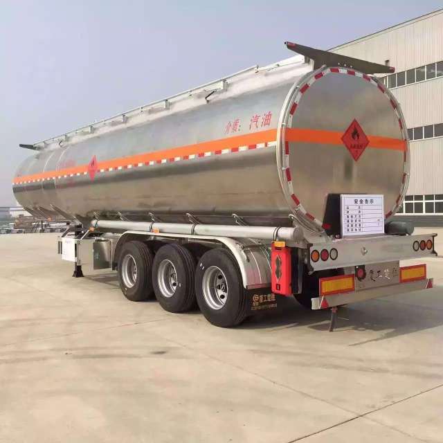 半挂油罐车