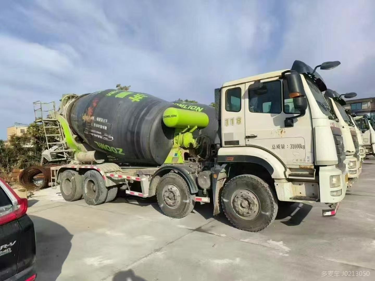 Second-hand 4-axle mixer truck