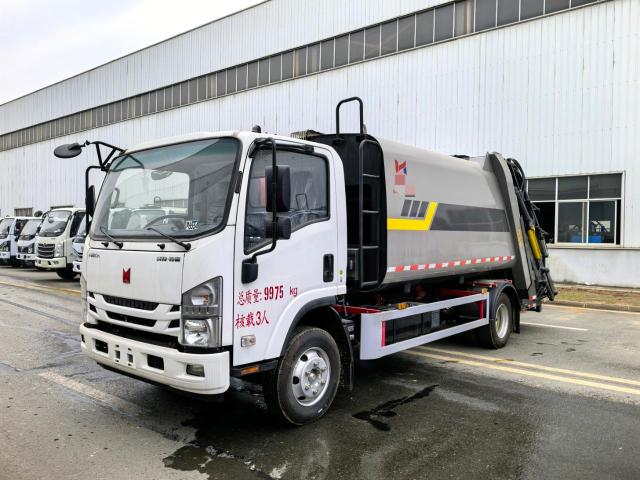 Compressed garbage truck