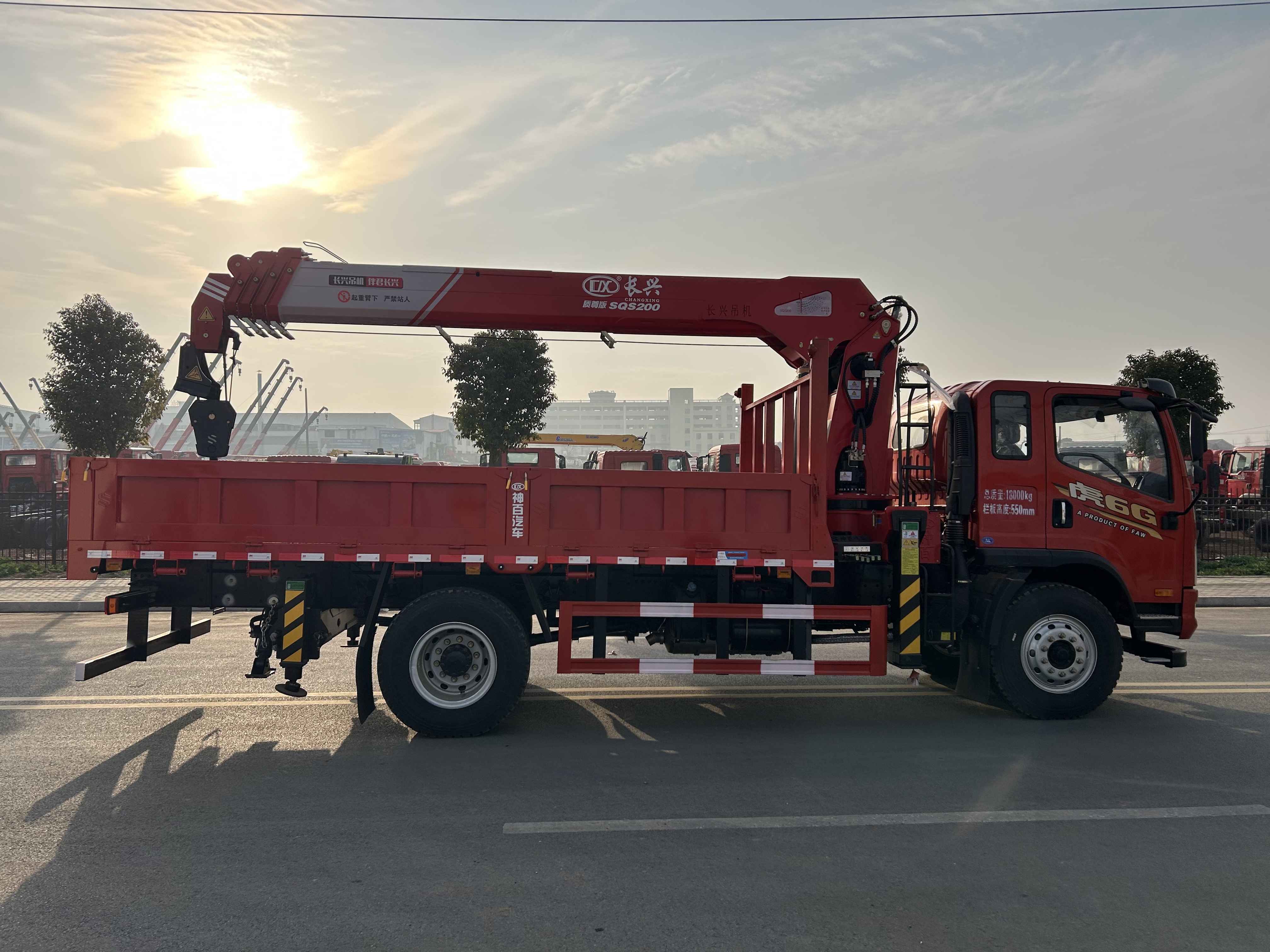 Truck-mounted crane