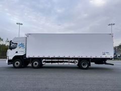 freezer refrigerated truck