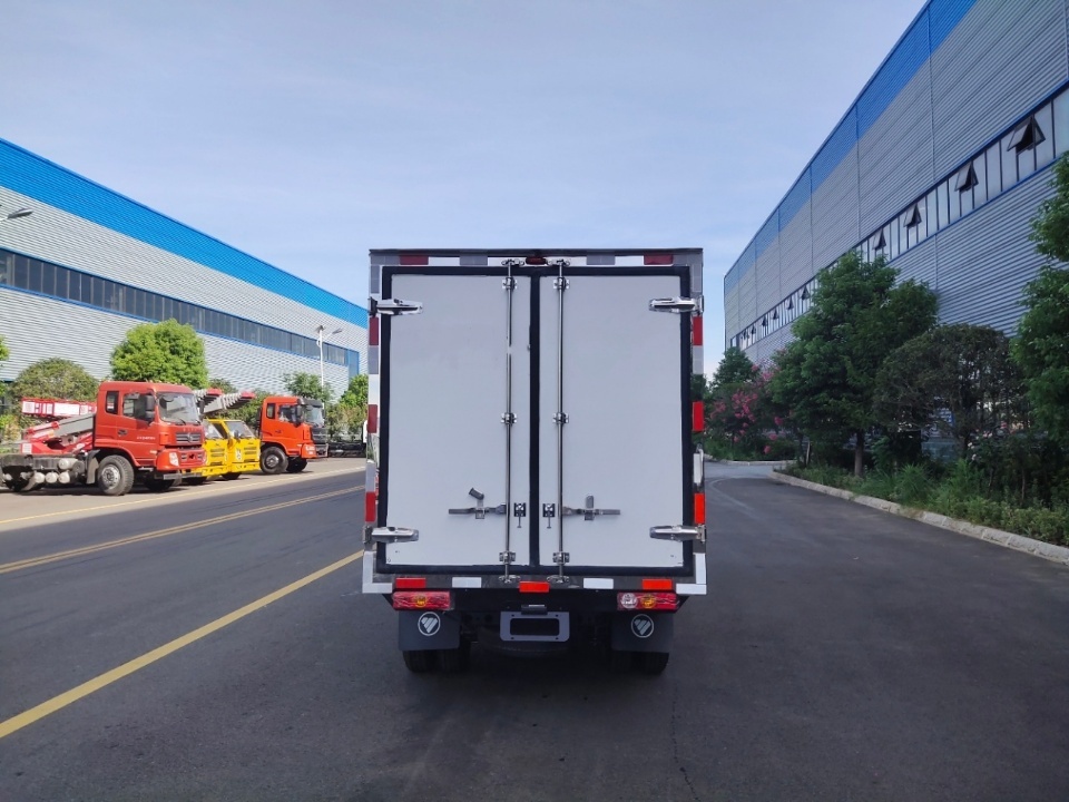 Refrigerator truck