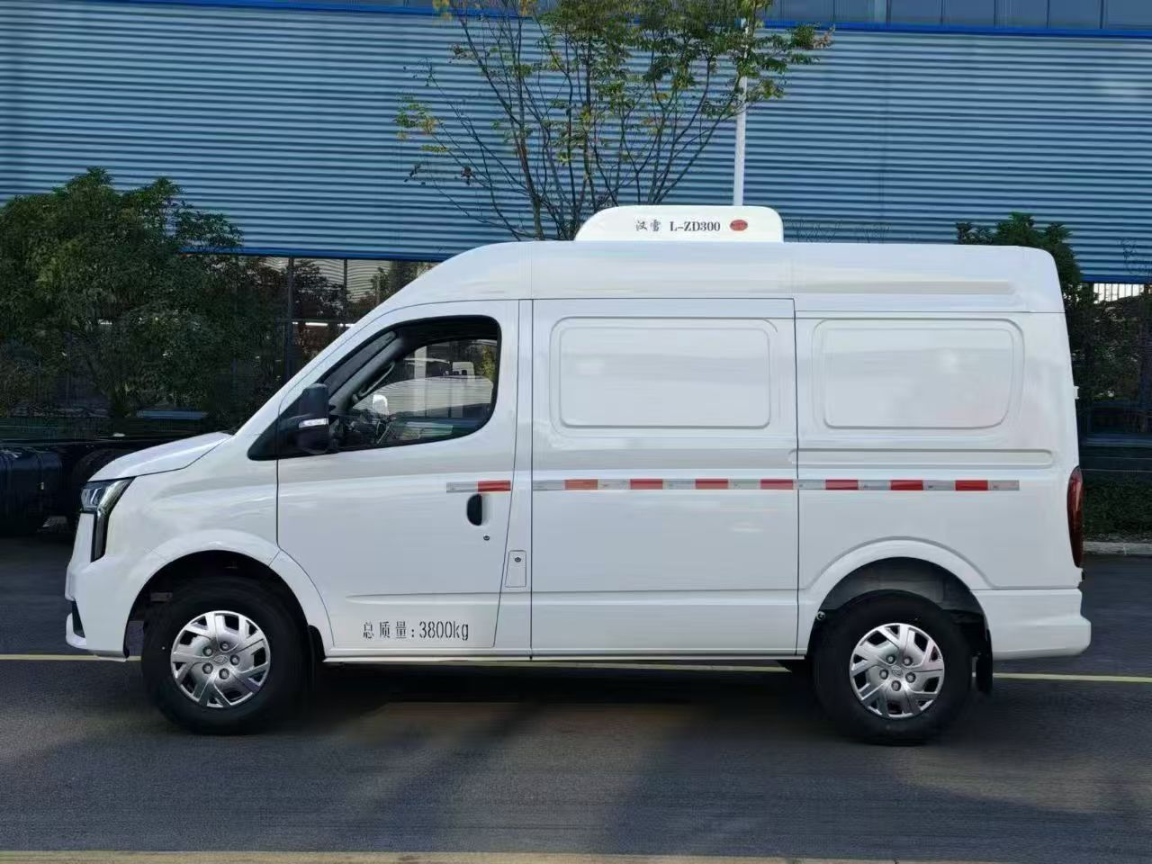refrigerator truck
