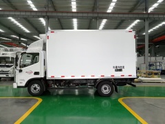 Refrigerator truck