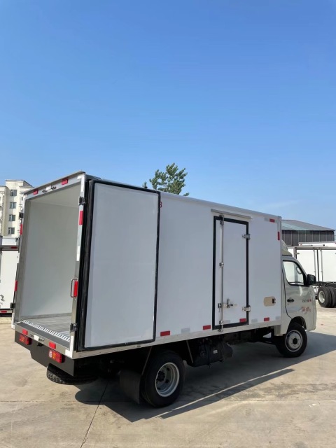 refrigerator truck