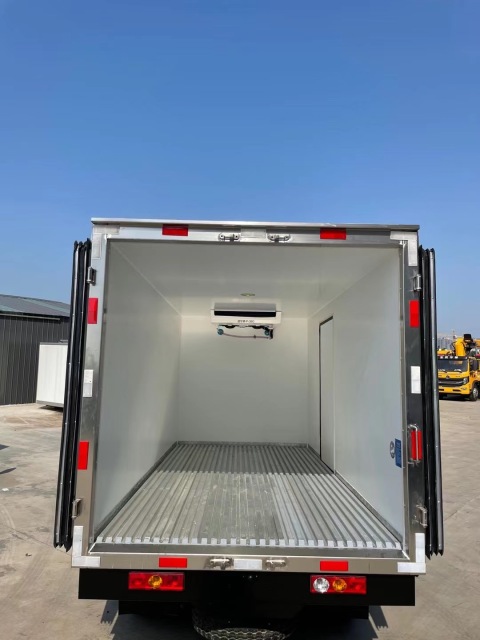 refrigerator truck