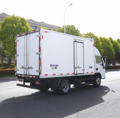 Refrigerator truck