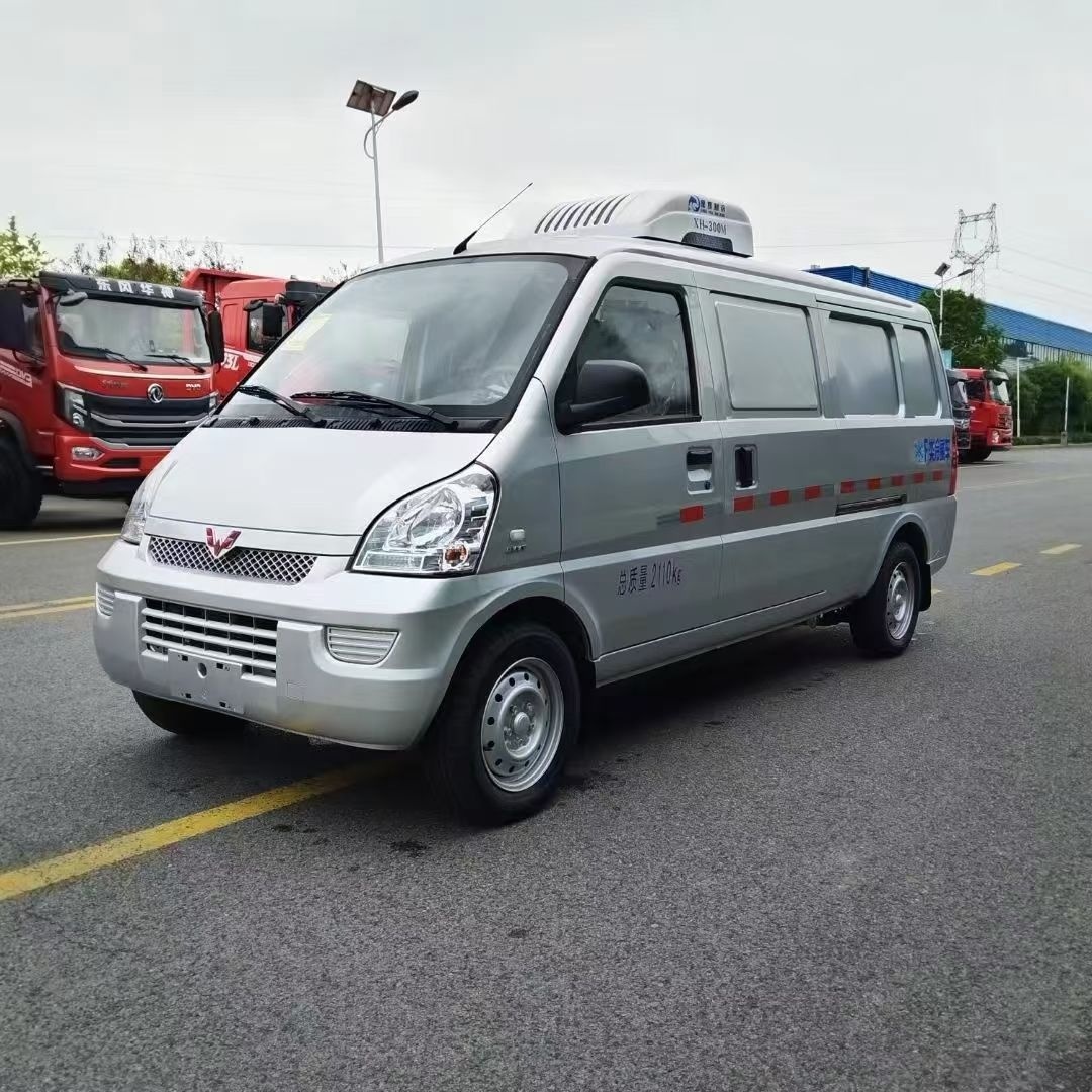 SGMW Closed Refrigerated Insulation Van, National VI Gasoline Cold Chain Freight Vehicle
