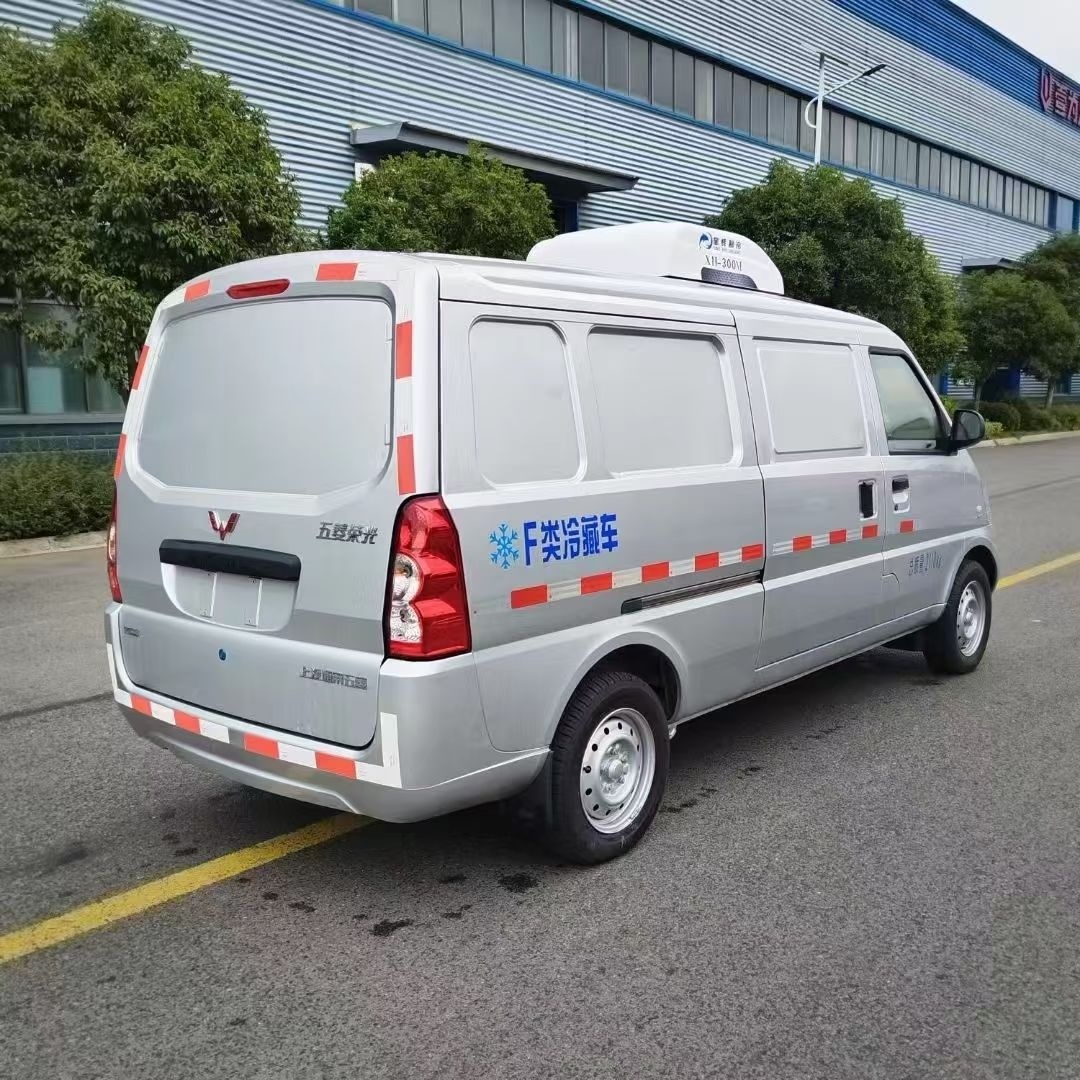 SGMW Closed Refrigerated Insulation Van, National VI Gasoline Cold Chain Freight Vehicle