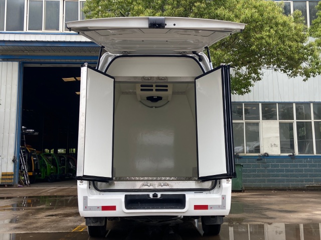 Fonton Refrigerator Truck