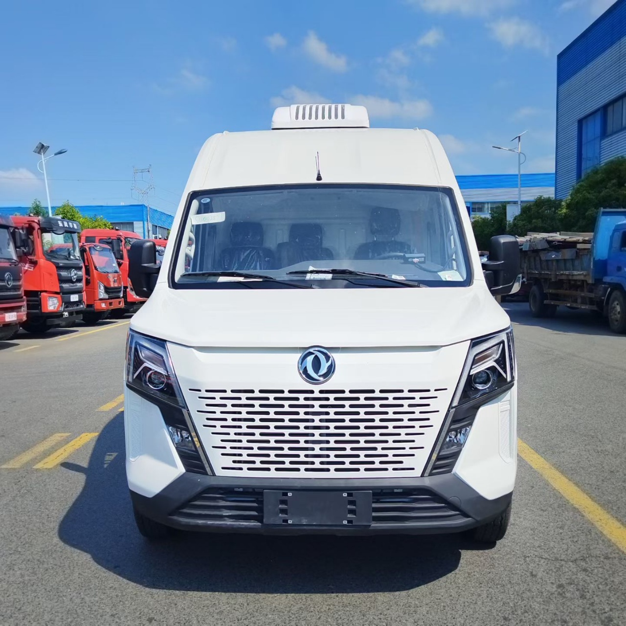 Dongfeng Yufeng V9 143 HP Van Refrigerated TruckIce Cream truck