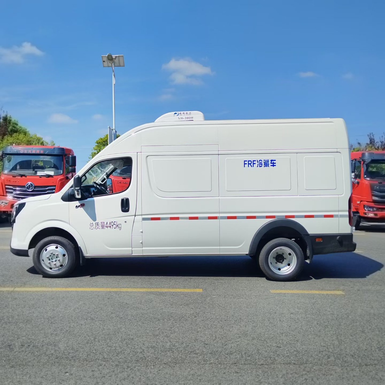 Dongfeng Yufeng V9 143 HP Van Refrigerated TruckIce Cream truck