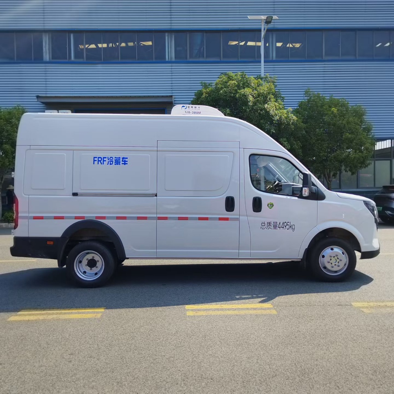 Dongfeng Yufeng V9 143 HP Van Refrigerated TruckIce Cream truck