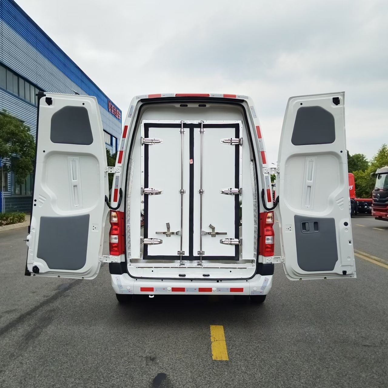 Foton cold chain refrigerated truck, ice cream mobile truck