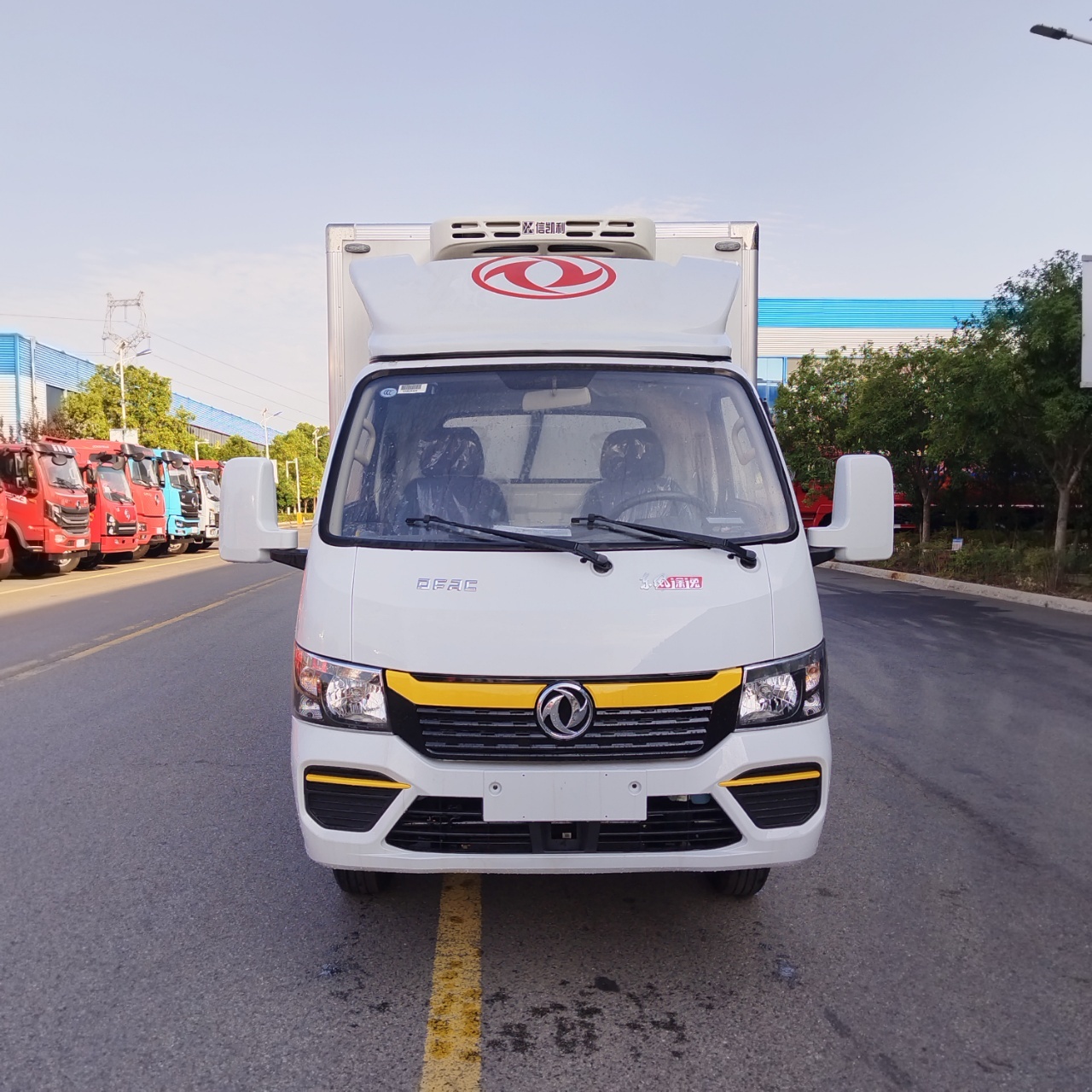 Dongfeng Tuyu T5 Small Refrigerated Truck (4.495 Ton Blue Plate Cold Chain Refrigerated Freight Vehicle)