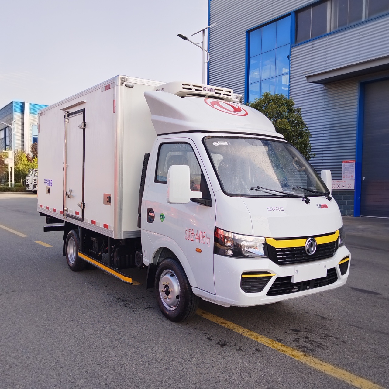 Dongfeng Tuyu T5 Small Refrigerated Truck (4.495 Ton Blue Plate Cold Chain Refrigerated Freight Vehicle)