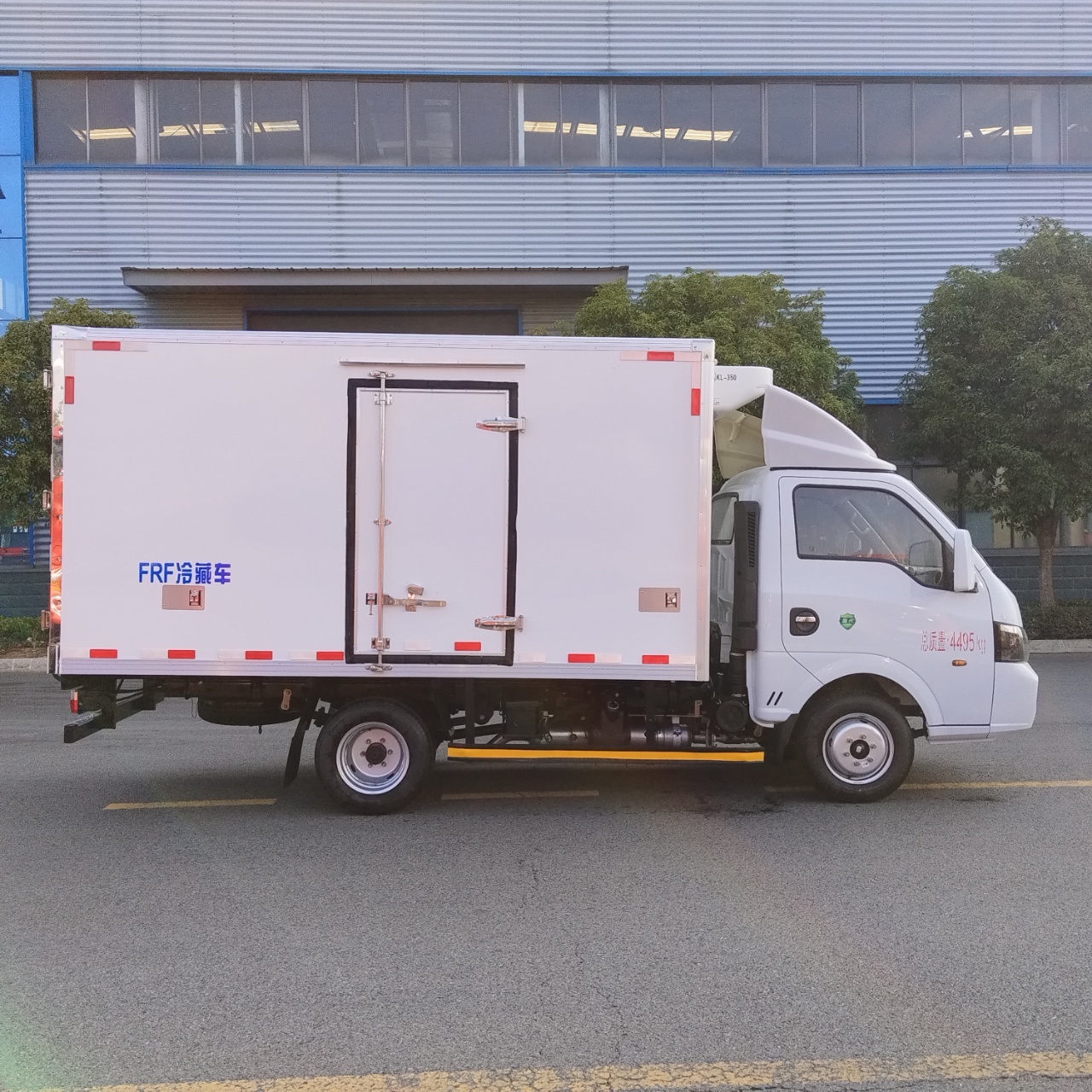 Dongfeng Tuyu T5 Small Refrigerated Truck (4.495 Ton Blue Plate Cold Chain Refrigerated Freight Vehicle)