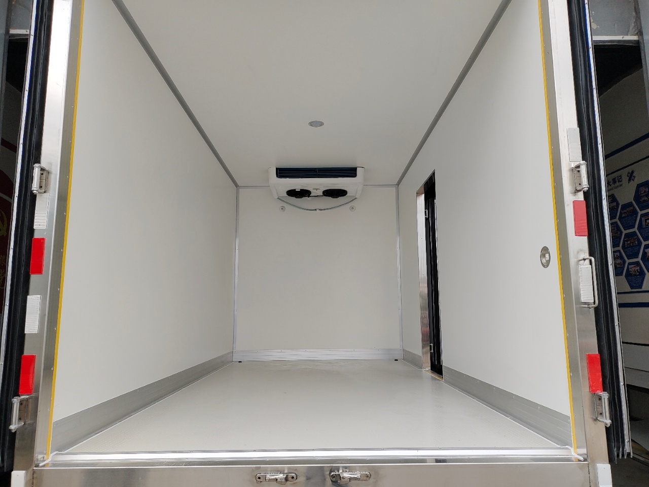 Dongfeng Tuyu T5 Small Blue-Plate Cold Chain Refrigerated Transport Vehicle