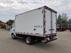 Refrigerator truck