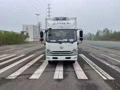 Refrigerator truck