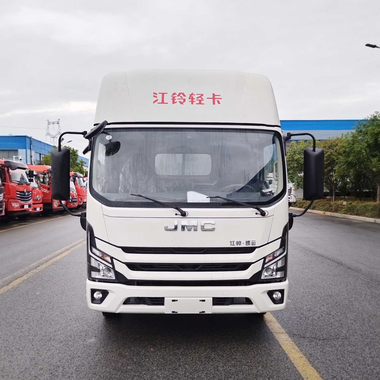 JMC  Blue License Semi-Cab Wide Cold Chain Box Refrigerated Transport Vehicle
