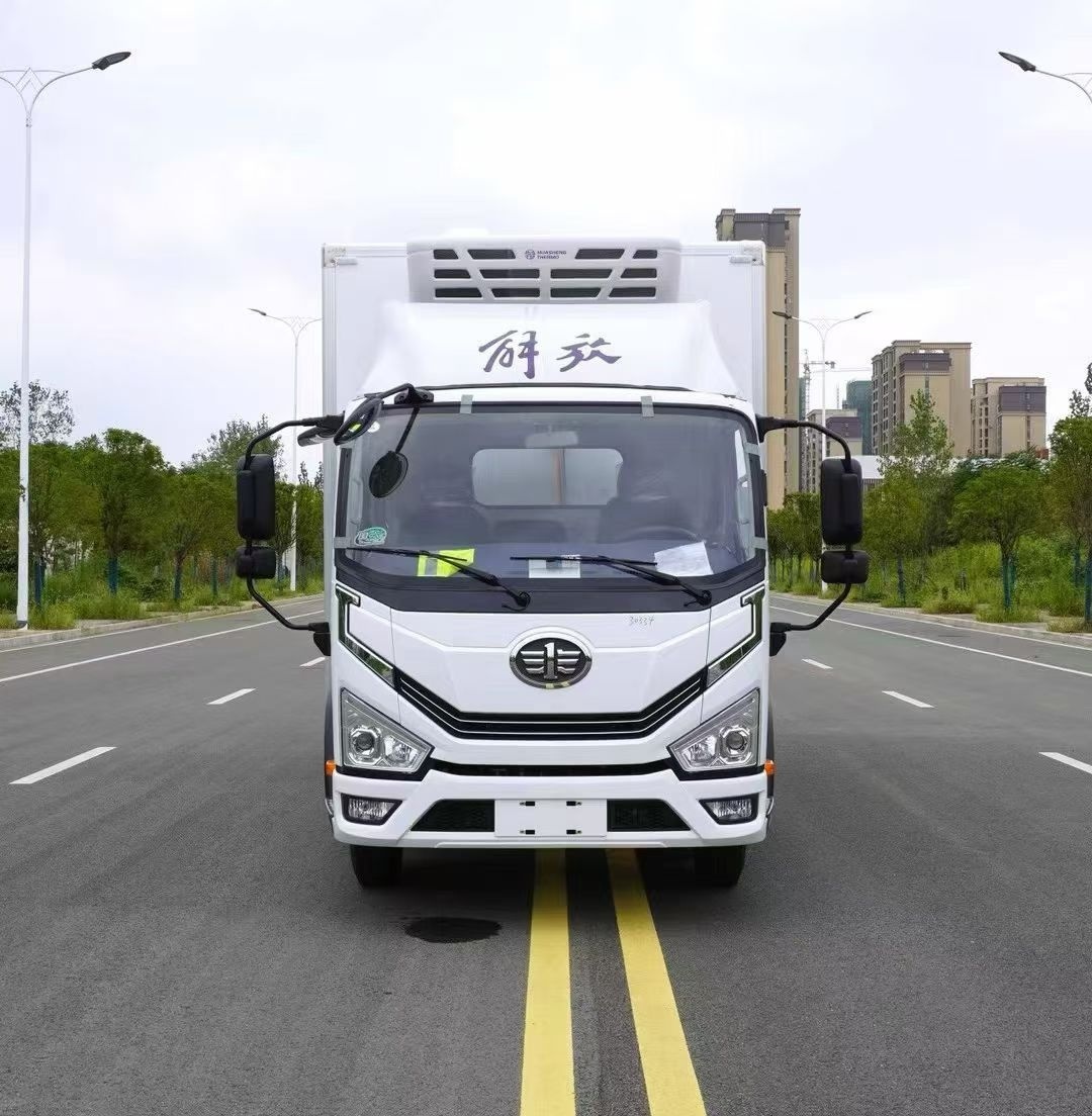 FAW  Tiger 6G 4.2-meter oil-electric hybrid green license refrigerated truck