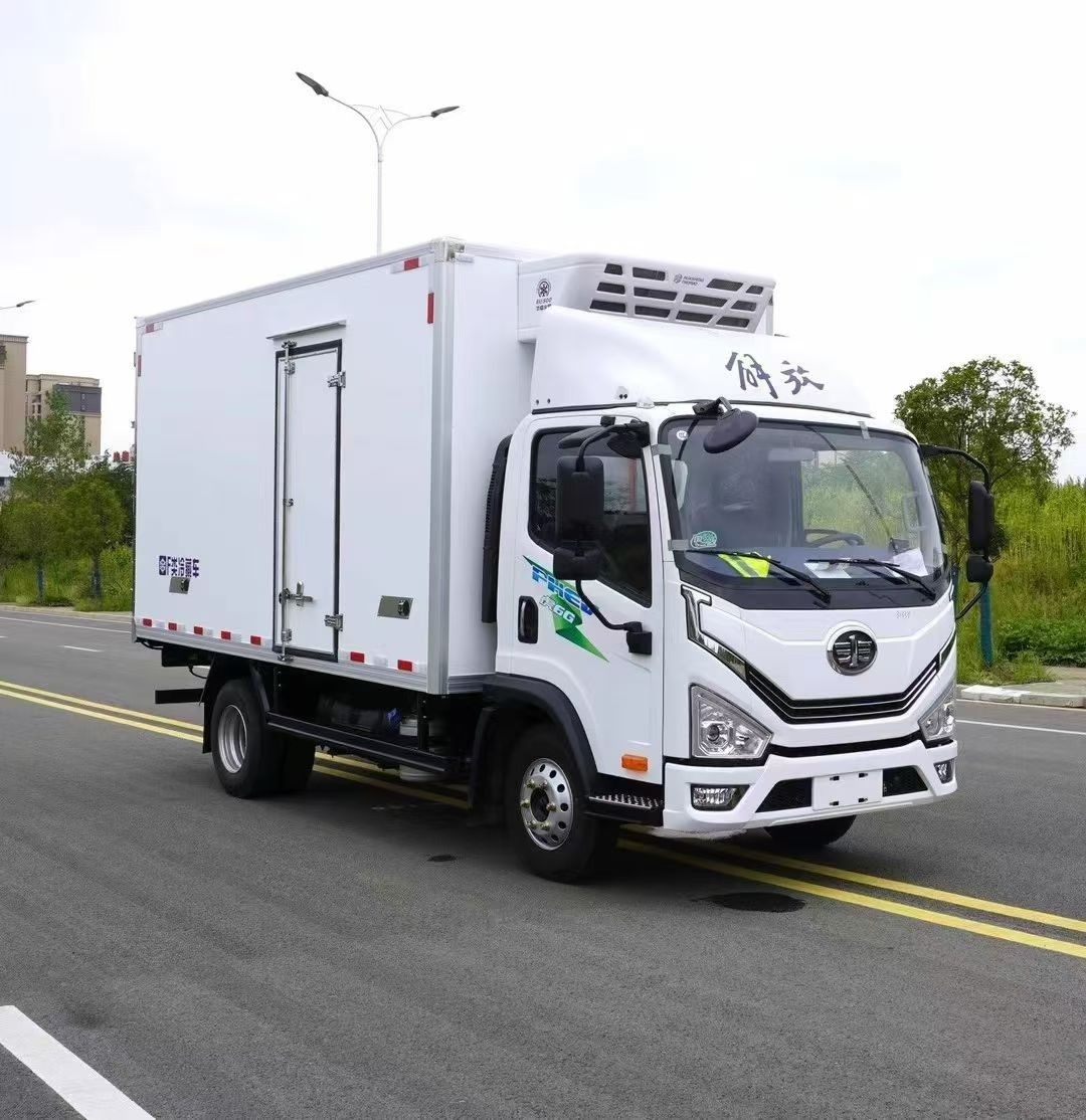 FAW  Tiger 6G 4.2-meter oil-electric hybrid green license refrigerated truck