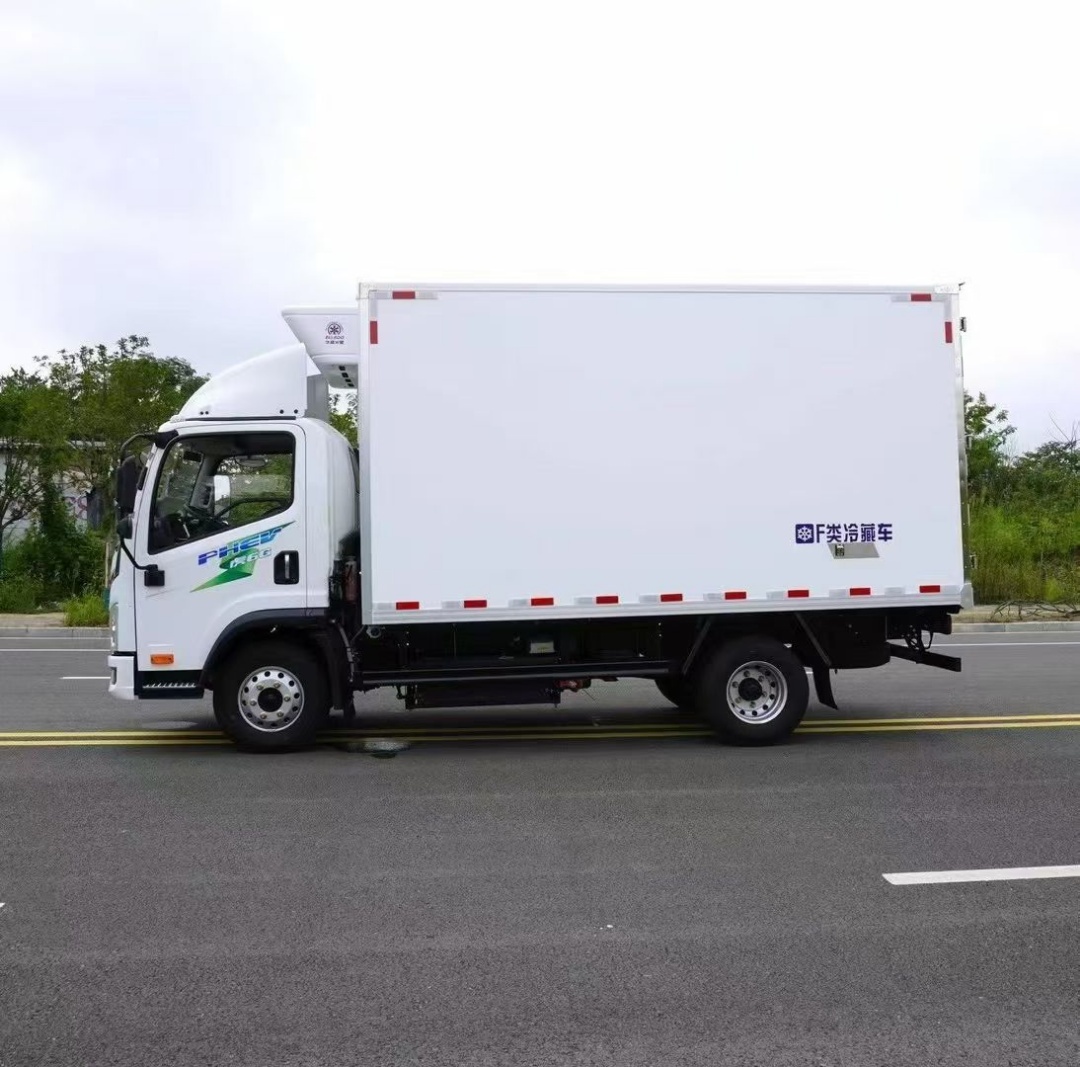 FAW  Tiger 6G 4.2-meter oil-electric hybrid green license refrigerated truck